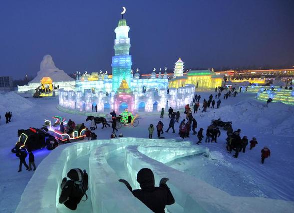 哈尔滨冰雪大世界获评“2024年度微博最受关注国内景区”
